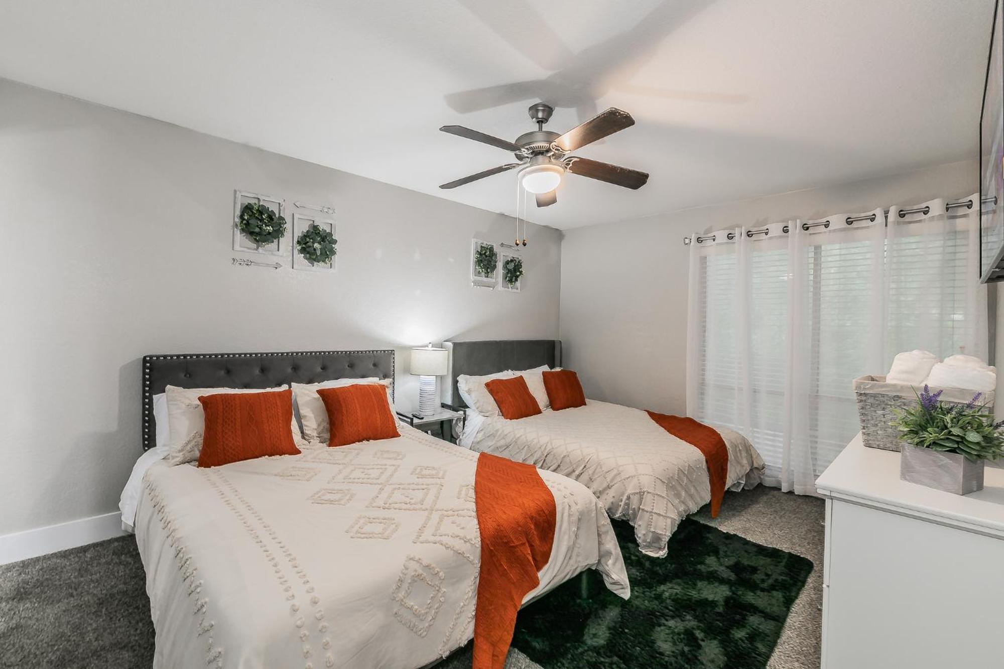 Cozy 2Br Farmhouse Apt - Sleeps 8 - Free Parking! 알링턴 외부 사진