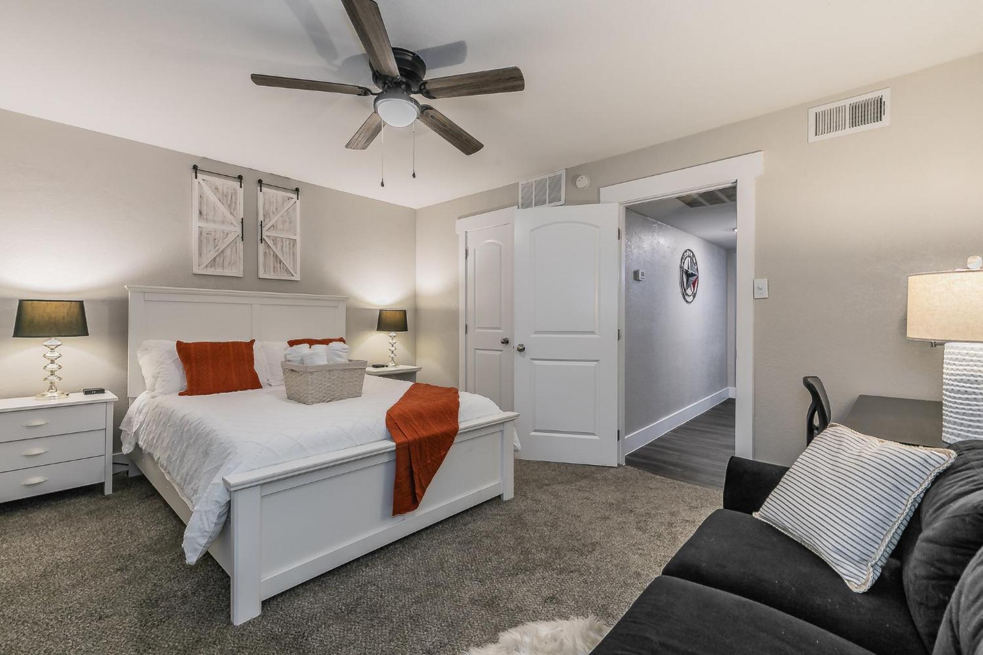 Cozy 2Br Farmhouse Apt - Sleeps 8 - Free Parking! 알링턴 외부 사진