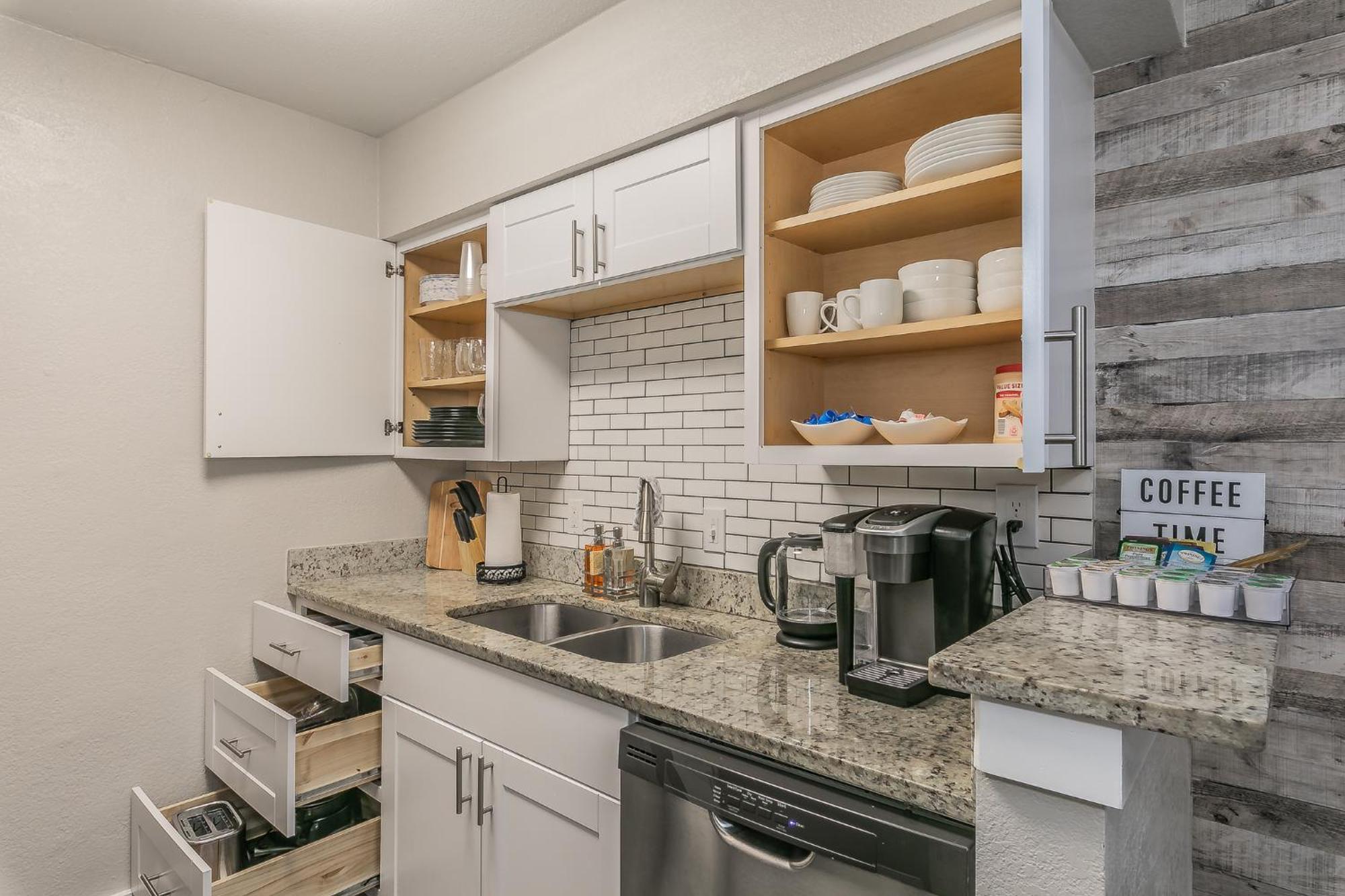 Cozy 2Br Farmhouse Apt - Sleeps 8 - Free Parking! 알링턴 외부 사진