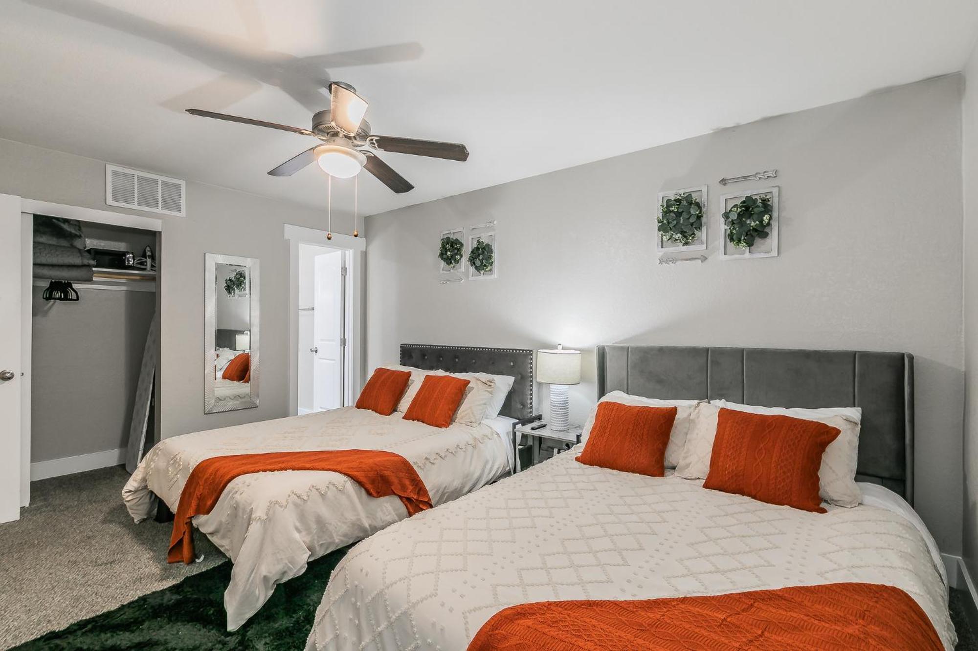 Cozy 2Br Farmhouse Apt - Sleeps 8 - Free Parking! 알링턴 외부 사진