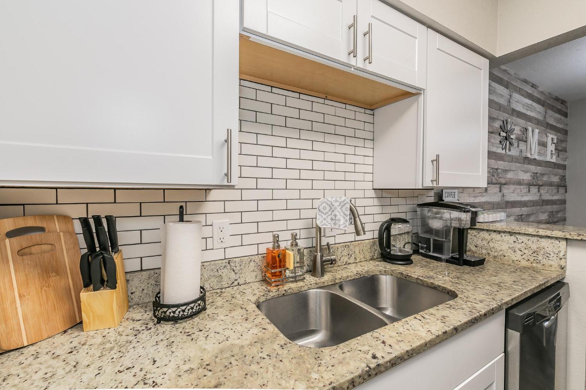 Cozy 2Br Farmhouse Apt - Sleeps 8 - Free Parking! 알링턴 외부 사진