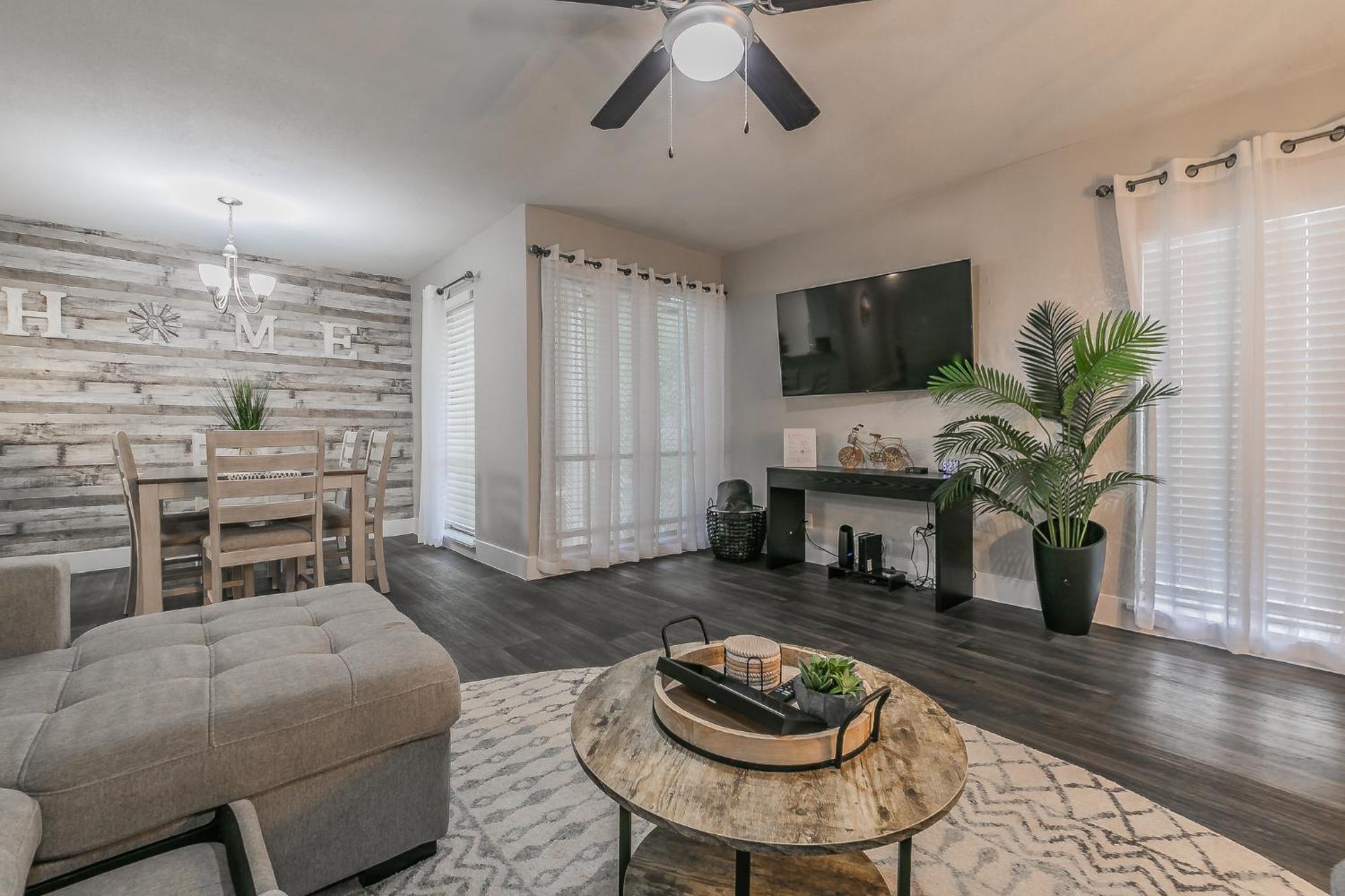 Cozy 2Br Farmhouse Apt - Sleeps 8 - Free Parking! 알링턴 외부 사진