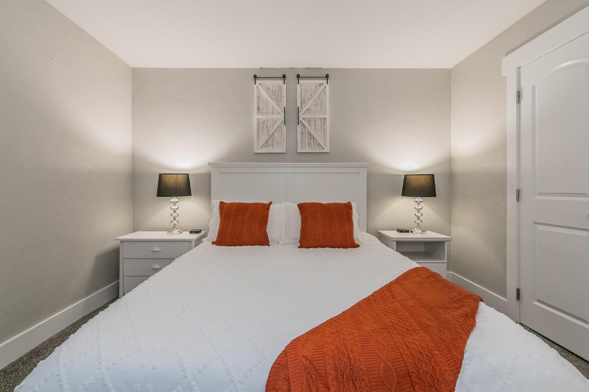 Cozy 2Br Farmhouse Apt - Sleeps 8 - Free Parking! 알링턴 외부 사진
